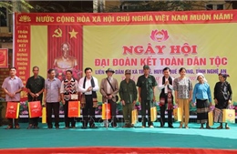 Ủy viên Bộ Chính trị Nguyễn Xuân Thắng dự Ngày hội Đại đoàn kết ở Nghệ An