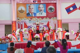 Thầy trò Trường song ngữ Lào - Việt Nam Nguyễn Du vui Xuân đón Tết 