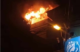 Dập tắt đám cháy tại ngôi nhà 3 tầng ở quận Thanh Xuân (Hà Nội)
