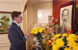 Học giả Anh ca ngợi cống hiến của Hồ Chủ tịch cho cách mạng Việt Nam và thế giới