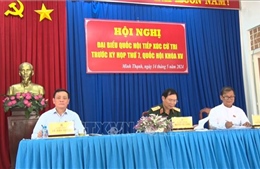 Thượng tướng Nguyễn Tân Cương ghi nhận ý kiến cử tri vùng hồ Dầu Tiếng 