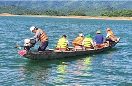 Khẩn trương làm rõ nguyên nhân cá chết bất thường tại hồ Rào Đá (Quảng Bình)