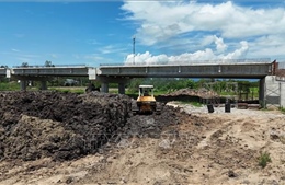 Thi công &#39;3 ca 4 kíp&#39; đưa cao tốc Châu Đốc - Cần Thơ - Sóc Trăng về đích