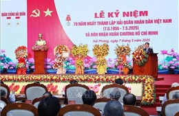 Chủ tịch nước: Hải quân cần phát huy truyền thống làm chủ vùng biển, quyết chiến, quyết thắng