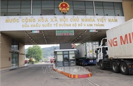Tạo điều kiện thuận lợi để hàng nông sản thông quan qua cửa khẩu Lào Cai