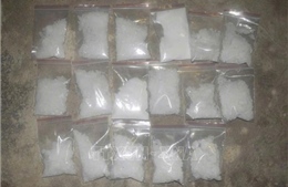 Triệt phá đường dây mua bán ma túy xuyên quốc gia, thu giữ 2 khẩu súng