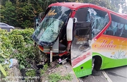 Xe buýt chở du khách Việt Nam gặp nạn tại Malaysia: Toàn bộ hành khách đều an toàn