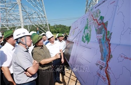 Thủ tướng kiểm tra tiến độ thi công Dự án Đường dây 500 kV Lào Cai - Vĩnh Yên