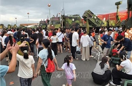 Triển lãm thành tựu đất nước mỗi ngày đón hàng trăm nghìn lượt khách tham quan