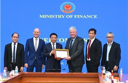 Việt Nam hợp tác phát triển công nghiệp bán dẫn với Tập đoàn ASML (Hà Lan)