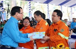 Trên 30.000 công nhân tham gia 'Tết sum vầy' và 'Chợ Tết Công đoàn'