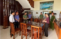 Bắt hiệu trưởng một trường tiểu học để điều tra hành vi nhận hối lộ