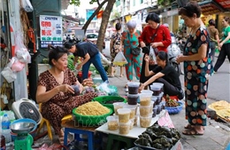 Nhộn nhịp chợ Tết Đoan Ngọ