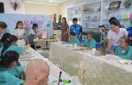 Khi tiếng cười và tình yêu thương trở thành 'liều thuốc' cho bệnh nhân ung thư​