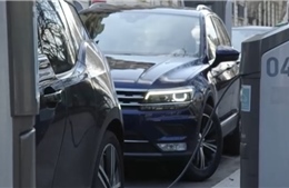 Pháp: Tiếp tục mở rộng chương trình thuê xe điện giá ưu đãi