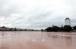 Người dân thấp thỏm chờ ngày về nhà khi mực nước sông Kỳ Cùng giảm nhẹ