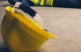 Xe tự chế rơi từ tầng 19 đè chết một thanh niên đang làm việc tại tầng 1