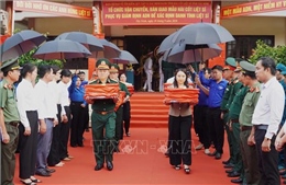 Bàn giao các mẫu sinh phẩm - thêm niềm hi vọng cho thân nhân liệt sĩ