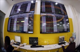 Cổ phiếu trụ giúp VN-Index vượt mốc 1.230 điểm