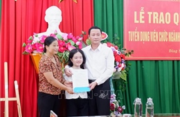 Cô gái không tay ở Thanh Hoá được tuyển dụng đặc cách làm giáo viên