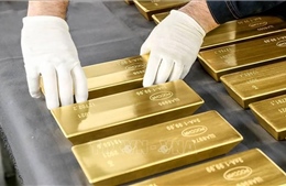 Giá vàng thế giới giảm mạnh nhất trong sáu tuần qua