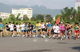 Hơn 2.200 người thi chạy địa hình đường mòn ở Mai Châu (Hòa Bình)