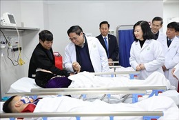 Thủ tướng chúc Tết, động viên cán bộ, bác sĩ và bệnh nhân các bệnh viện tại Hà Nội