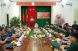 Lực lượng vũ trang Mondulkiri thăm, chúc Tết bộ đội biên phòng Đắk Nông