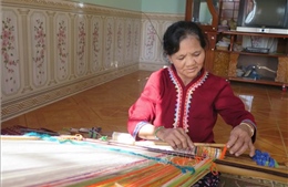 Bảo tồn, phát huy nghề dệt thủ công của dân tộc Bahnar
