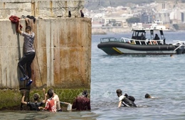 Ít nhất 39 người di cư thiệt mạng ngoài khơi Tây Ban Nha