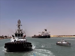 Bất ổn ở Biển Đỏ khiến doanh thu của Kênh đào Suez giảm 50%