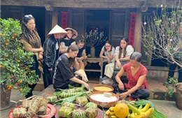 Trên 1,5 vạn du khách hào hứng trải nghiệm &#39;Tết làng Việt&#39; 2024 tại Làng cổ Đường Lâm