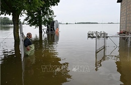 Hơn 23.000 người sơ tán do lũ lụt vẫn chưa thể trở về nhà
