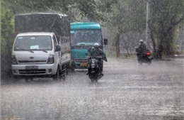 Cảnh báo mưa dông, lốc sét và gió giật mạnh trên địa bàn Hà Nội