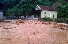 Nhiều địa phương của Nghệ An bị chia cắt do mưa lớn