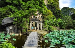 Nâng tầm thương hiệu du lịch Ninh Bình từ văn hóa - Bài cuối: Hài hòa giữa bảo tồn di sản và phát triển kinh tế