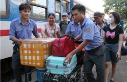 Sự cố sạt lở hầm Bãi Gió: Hỗ trợ hành khách di chuyển an toàn
