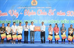 Bí thư Trung ương Đảng Lê Hoài Trung dự chương trình Tết sum vầy với người lao động