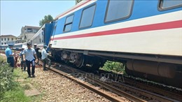 Đường sắt Bắc - Nam thông tuyến sau sự cố tàu khách trật bánh tại Huế