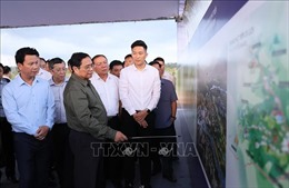 Thủ tướng Phạm Minh Chính khảo sát, kiểm tra các cơ sở, dự án kinh tế - xã hội tại Kon Tum