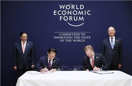 Thủ tướng Phạm Minh Chính gặp Chủ tịch điều hành WEF