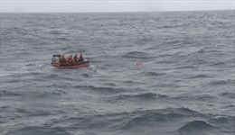 Khẩn trương tìm kiếm 15 ngư dân mất tích trên biển
