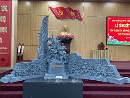 Trao giải mẫu phác thảo Tượng đài chiến thắng tại Di tích Ngã tư Rạch Kiến