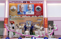 Thầy trò Trường Song ngữ Lào - Việt Nam Nguyễn Du nỗ lực học và làm theo tấm gương Bác Hồ
