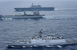 Nhóm Bộ tứ duy trì hợp tác quốc phòng dù khác biệt chính trị gia tăng