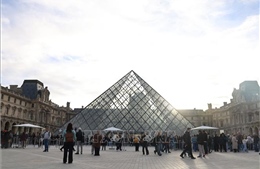 Pháp triệt phá đường dây gian lận vé 10 triệu euro tại Bảo tàng Louvre