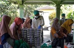 Chương trình bữa ăn dinh dưỡng miễn phí tiếp sức bà mẹ và trẻ em Indonesia