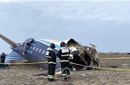 Azerbaijan Airlines: Máy bay rơi ở Kazakhstan do ‘can thiệp vật lý và kỹ thuật từ bên ngoài’