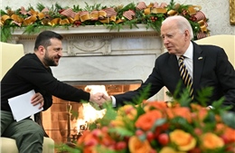 Tổng thống hai nước Mỹ và Ukraine bình luận về gói viện trợ cuối cùng cho Kiev dưới thời Biden