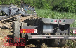 Xe tải lao xuống vực tại Lâm Đồng, tài xế kẹt trong cabin tử vong